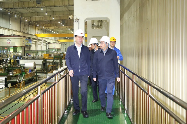 鞏義市委副書記、市長張東輝一行到萬基控股集團(tuán)調(diào)研
